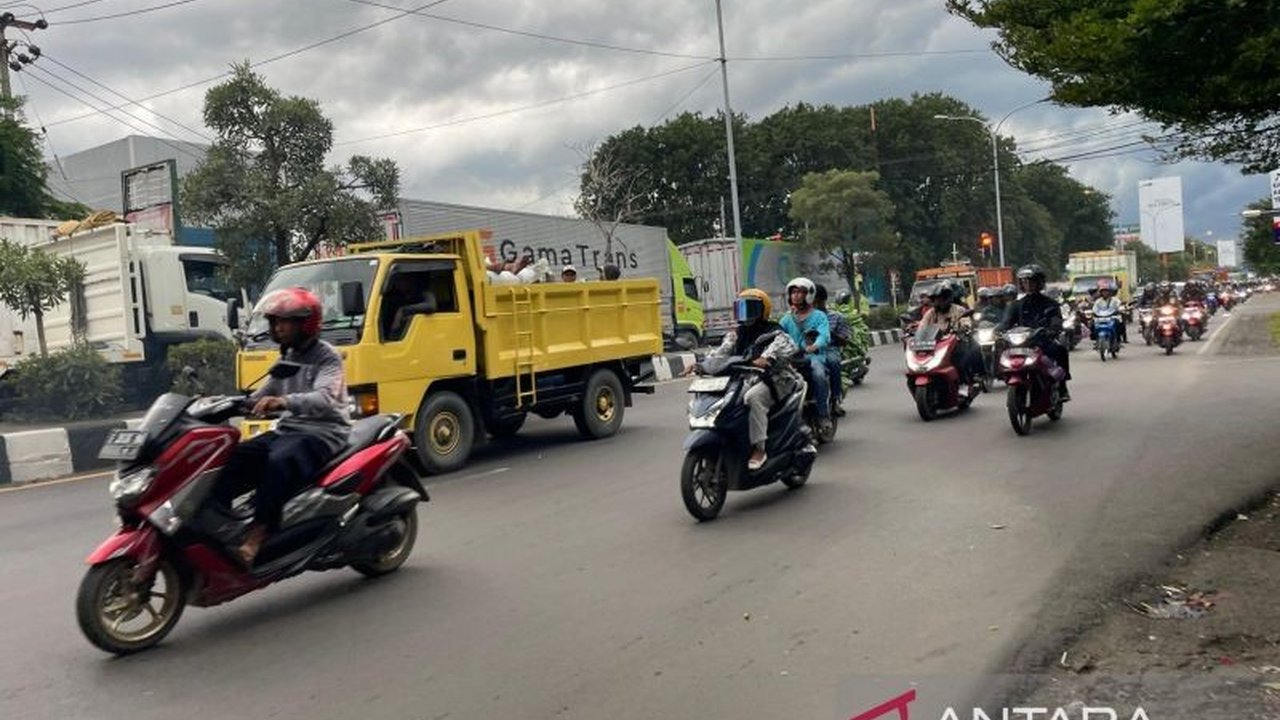 Anggota DPRD Jawa Barat memberikan penilaian positif terhadap pelaksanaan Arus Mudik Balik Lebaran Jabar 2026, meskipun diwarnai kepadatan di beberapa titik yang menjadi dinamika tahunan.