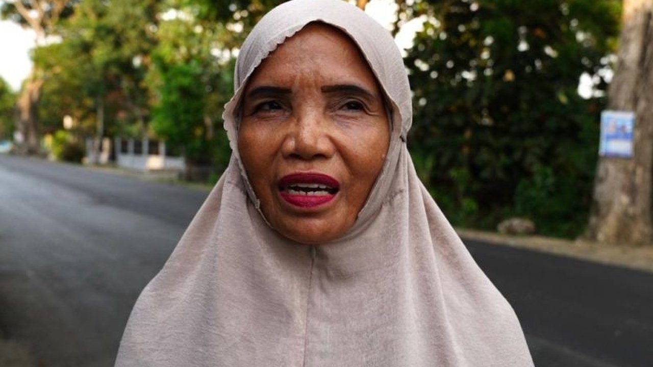 Pemerintah Provinsi Sulawesi Selatan terus menggenjot pembangunan infrastruktur. Simak bagaimana dampak perbaikan jalan Sidrap dirasakan langsung oleh guru dan petani, meningkatkan mobilitas dan ekonomi.