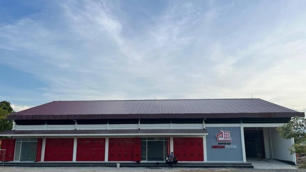Proses Pembangunan Koperasi Desa Merah Putih Sigi terus berlanjut, dengan 46 gerai sudah terbangun. Inisiatif ini diharapkan menjadi penggerak utama ekonomi desa dan UMKM di Kabupaten Sigi.