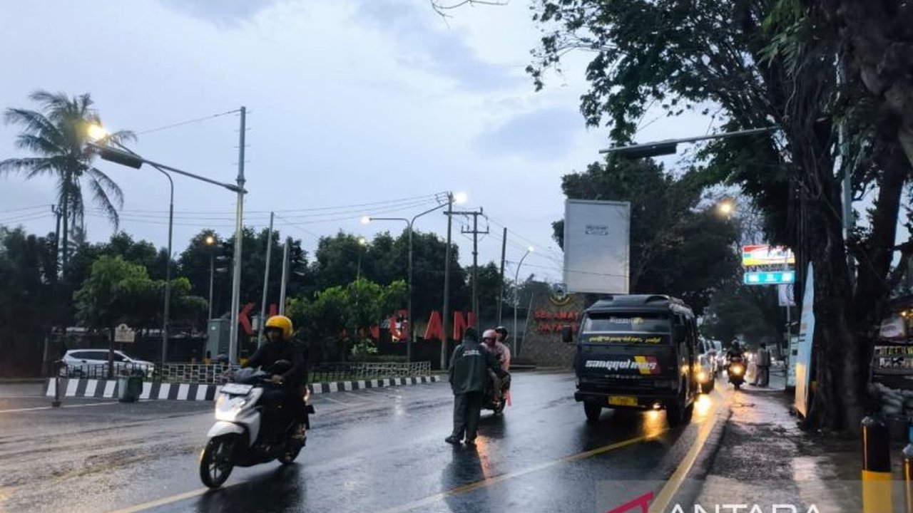 Anggota DPRD Jabar menyoroti keberhasilan pengamanan arus mudik Kuningan dan balik Lebaran 2026, berkat koordinasi apik antarinstansi serta dukungan infrastruktur jalan yang memadai, memberikan rasa aman bagi pemudik.