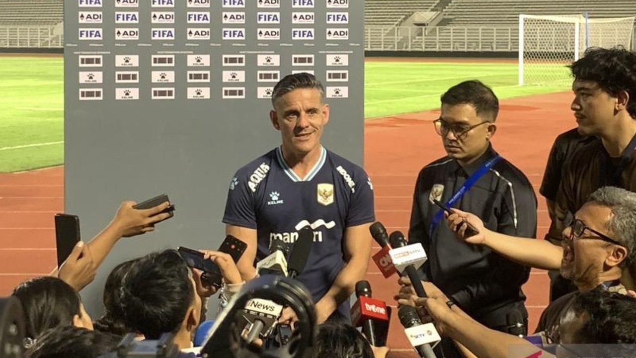 Pelatih Timnas Indonesia, John Herdman, membeberkan alasan di balik keputusannya memanggil Jens Raven untuk menggantikan Mauro Zijlstra yang cedera, menyoroti potensi besar striker muda ini di Timnas Indonesia.