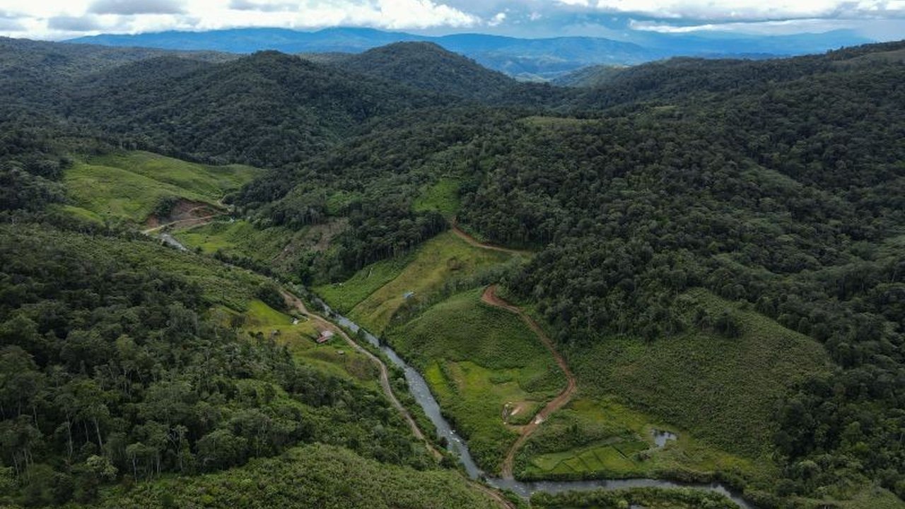 Pemerintah Provinsi Sulawesi Selatan mengalokasikan Rp68 miliar untuk Pembangunan Akses Seko Luwu Utara, kolaborasi dengan Kemen PUPR, guna membuka keterisolasian wilayah ekstrem ini mulai April 2026.