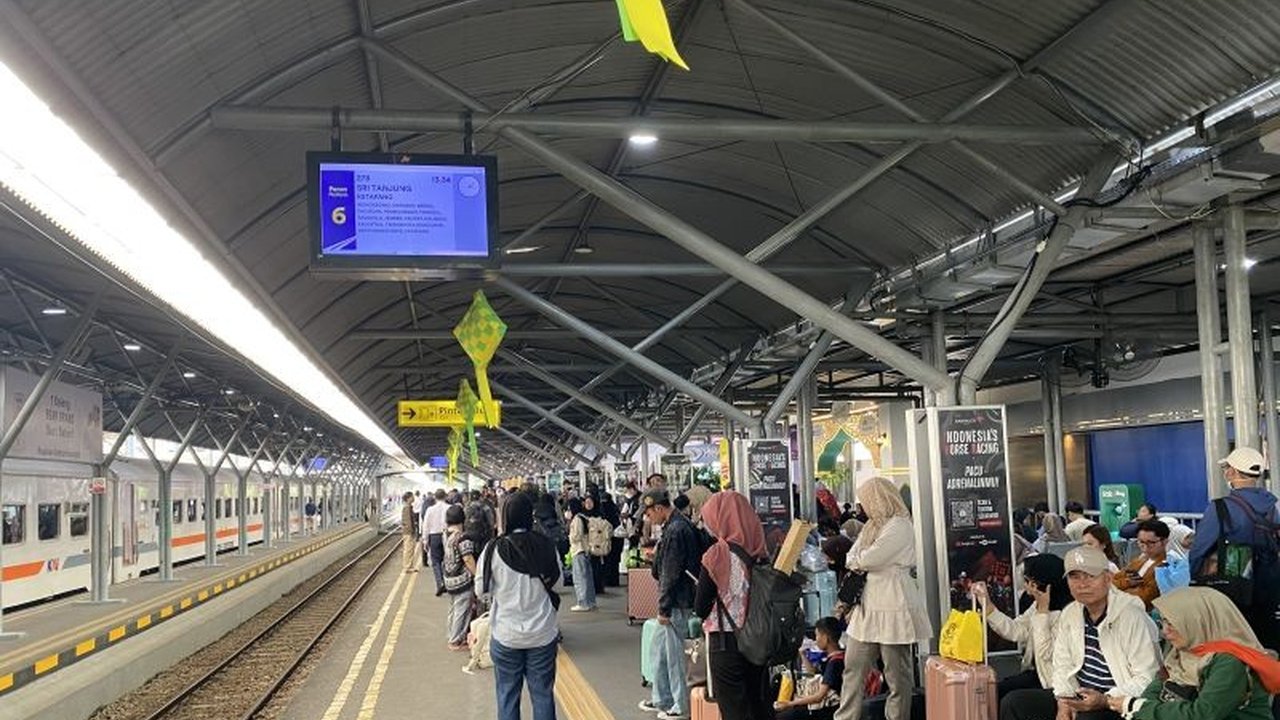 Jangan lewatkan kesempatan terakhir Diskon Tiket KAI Lebaran 30 persen di Daop 8 Surabaya yang berakhir hari ini, 29 Maret 2026, dengan ribuan kursi masih tersedia.