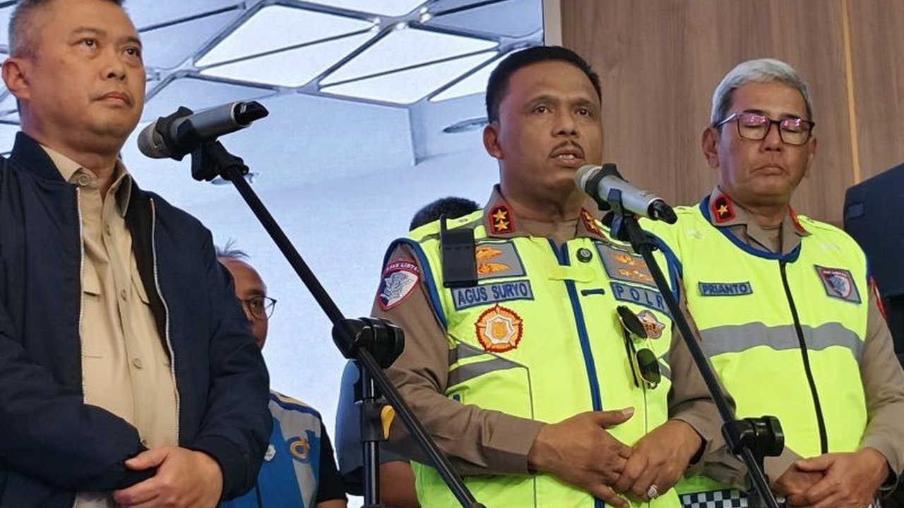Kakorlantas Polri Irjen Pol Agus Suryonugroho menyatakan arus mudik dan balik Lebaran 2026 terkendali, menunjukkan keberhasilan kolaborasi dalam menjaga keamanan dan kelancaran lalu lintas serta menekan angka kecelakaan.