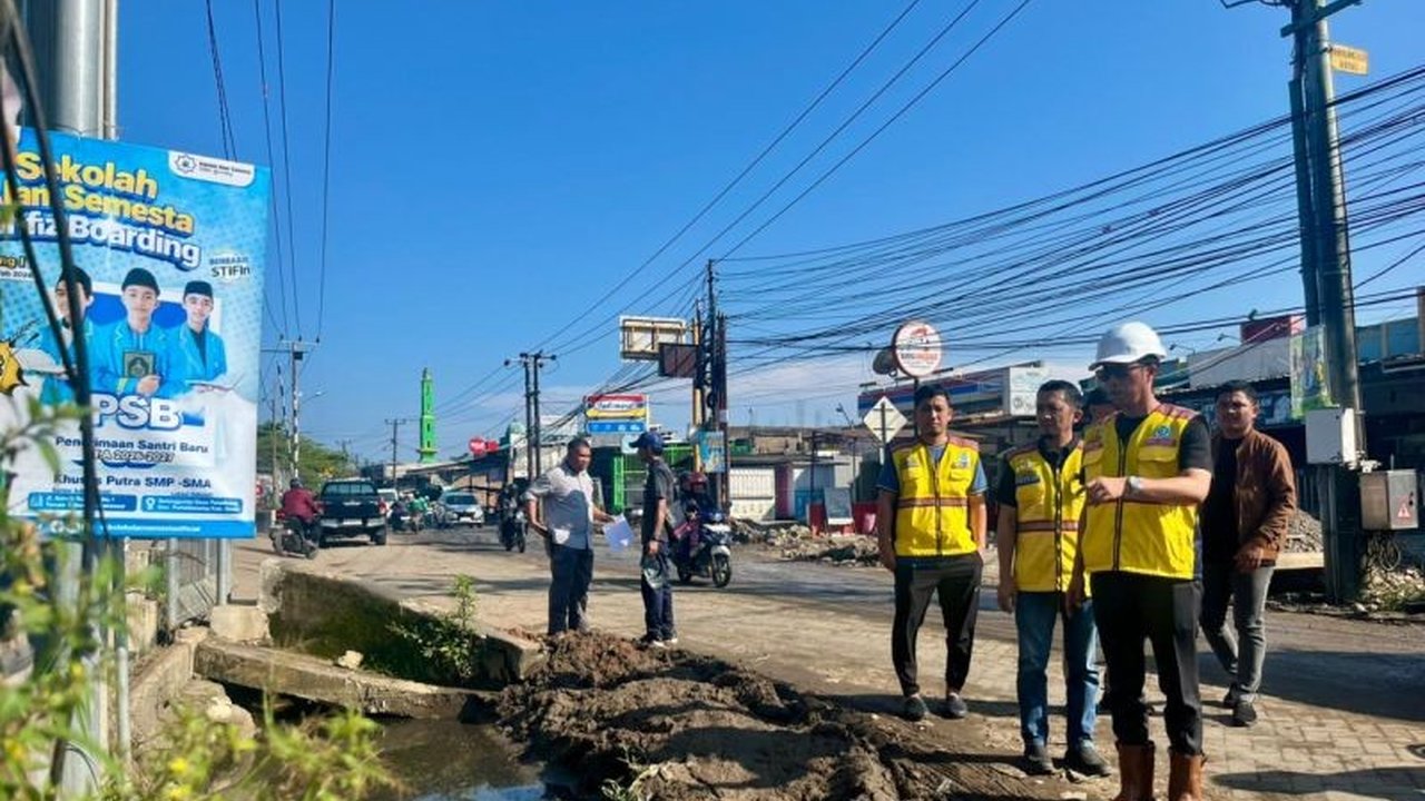 Pemerintah Provinsi Sulawesi Selatan segera membenahi ruas Jalan Moncongloe yang rusak parah, menunjukkan respons cepat atas keluhan warga dan komitmen menjaga konektivitas wilayah.