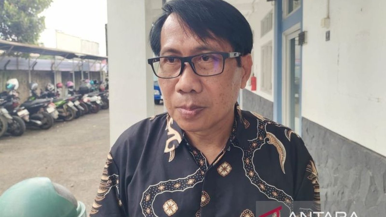 Dinas Kesehatan Cianjur terus berupaya menekan Kasus Campak Cianjur yang sempat melonjak di awal tahun. Berbagai langkah preventif digencarkan, termasuk vaksinasi dan sosialisasi Pola Hidup Bersih dan Sehat.