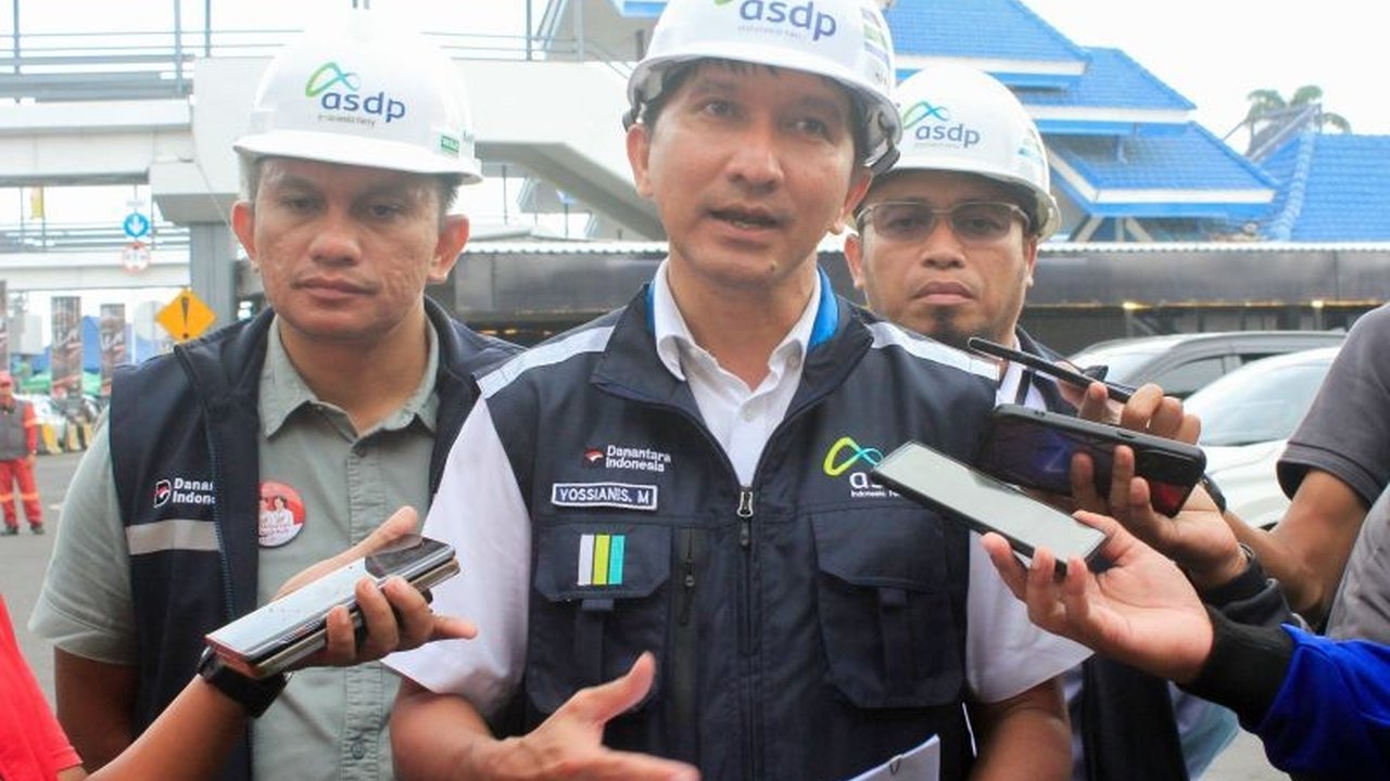 PT ASDP Indonesia Ferry (Persero) Cabang Ketapang mengerahkan 34 kapal untuk mengurai kepadatan arus balik Lebaran 2026 yang melonjak signifikan, memastikan kelancaran perjalanan pemudik. Strategi ini menjadi kunci utama dalam menjaga 