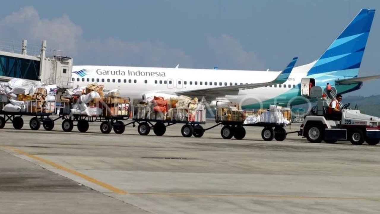Angkutan Kargo Lebaran Aceh di Bandara Internasional Sultan Iskandar Muda (SIM) mengalami penurunan signifikan hingga delapan persen pada periode Idul Fitri 1447 Hijriah, dipengaruhi oleh bencana alam dan tren belanja digital masyarakat sebelum Lebaran.