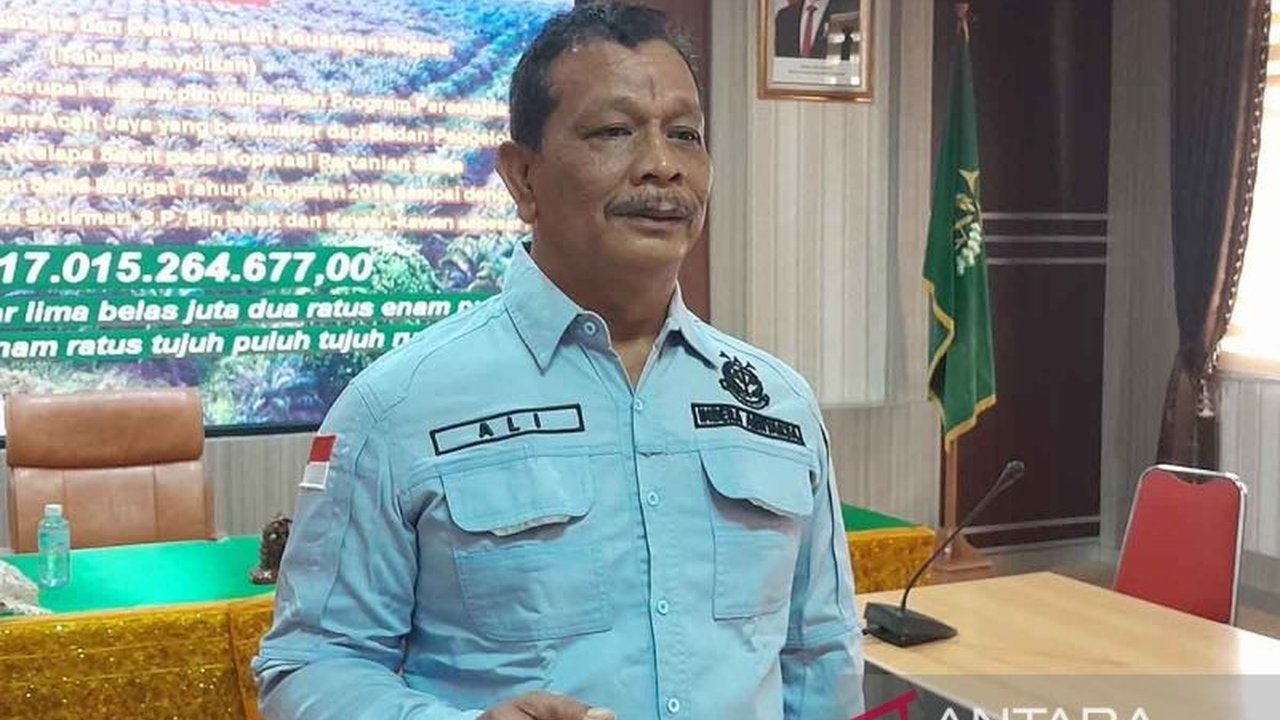Kejaksaan Tinggi Aceh gencar mengedukasi pelajar SMA melalui program Jaksa Masuk Sekolah (JMS) untuk memperkuat perlindungan anak digital, mencegah tindak pidana siber, dan meningkatkan kesadaran hukum di era digital.
