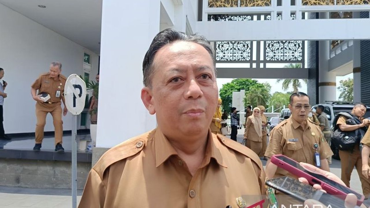 Dinas Tenaga Kerja dan Transmigrasi Kalimantan Timur (Disnakertrans Kaltim) bergerak cepat menyusun langkah mitigasi untuk meredam potensi PHK tambang di tengah transisi energi, memastikan pekerja terdampak mendapatkan jaminan dan kesempatan re-skilling.