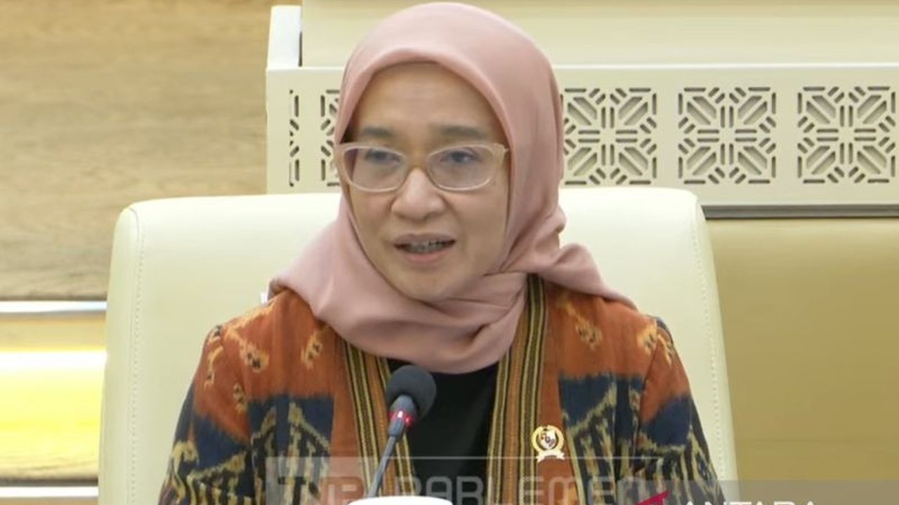 Kebijakan WFH ASN resmi diterapkan mulai 1 April 2026 setiap Jumat. Menteri KemenPANRB Rini Widyantini menegaskan bahwa WFH bukan pengurangan jam kerja, melainkan upaya perbaikan tata kelola pemerintahan digital.