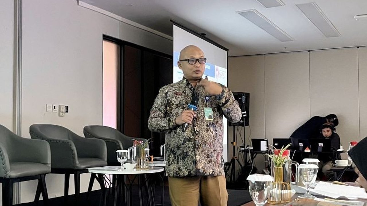 Perhimpunan Dokter Spesialis Penyakit Dalam Indonesia (PAPDI) mengungkapkan Vaksin MMR Lansia bisa dipertimbangkan. Namun, ada kondisi khusus yang perlu diperhatikan untuk meningkatkan kekebalan tubuh. Simak selengkapnya!