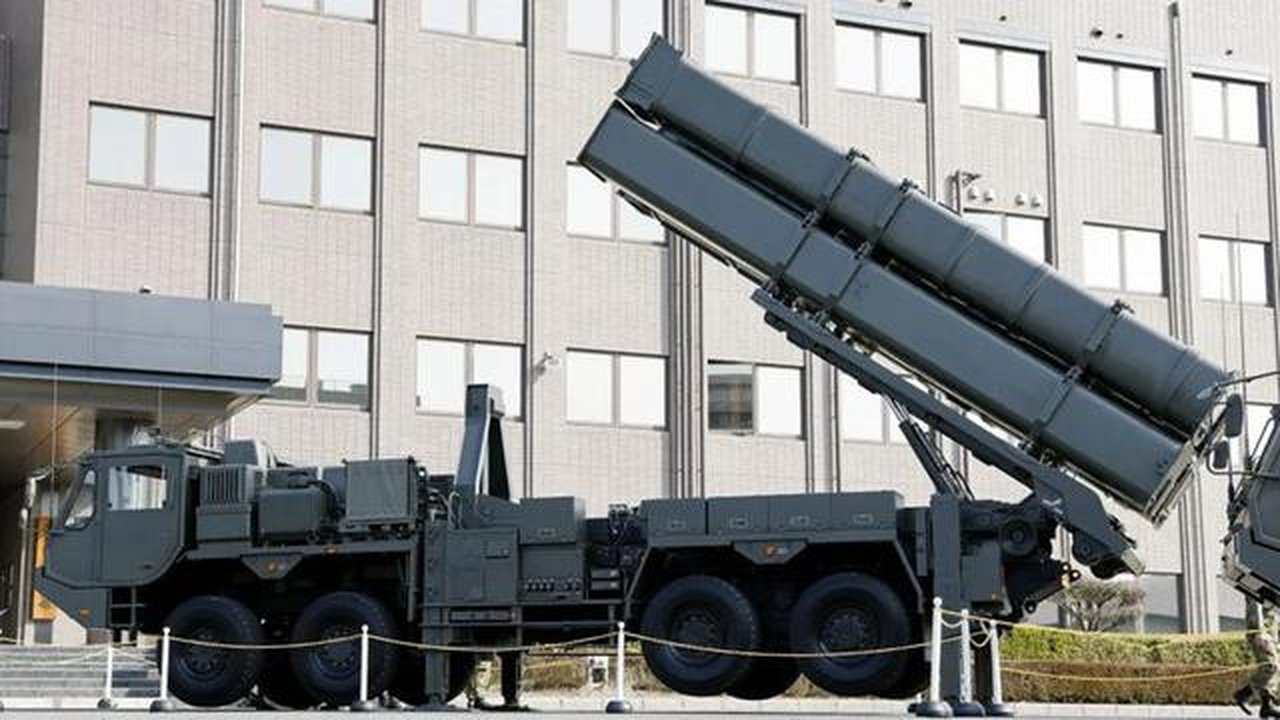 Peluncur rudal Type-12 darat-ke-kapal terlihat di Kamp Kengun, Prefektur Kumamoto, Jepang bagian barat, pada 17 Maret 2026. (Dok. Kyodo News via AP)