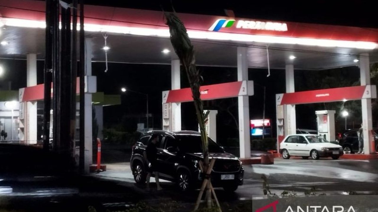 Polres Cianjur melakukan pengawasan ketat di sejumlah SPBU untuk mencegah penimbunan BBM dan gas elpiji di tengah maraknya isu kenaikan harga, memastikan ketersediaan tetap aman bagi masyarakat.