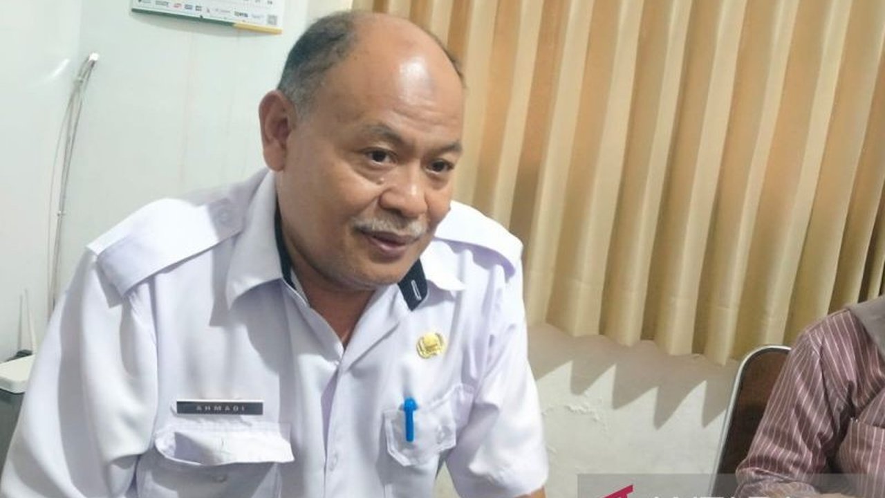 Pemerintah Provinsi Nusa Tenggara Barat (NTB) tengah mempersiapkan implementasi Kebijakan WFH ASN setiap Jumat, bertujuan meningkatkan efisiensi kerja dan anggaran daerah.