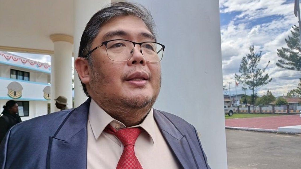 RSUD Wamena mendorong Penanganan TBC Optimal, mengingat Tuberkulosis (TBC) menjadi penyakit dominan di wilayah tersebut. Pentingnya peran puskesmas dan perubahan gaya hidup sehat ditekankan untuk menekan penyebaran TBC secara efektif.