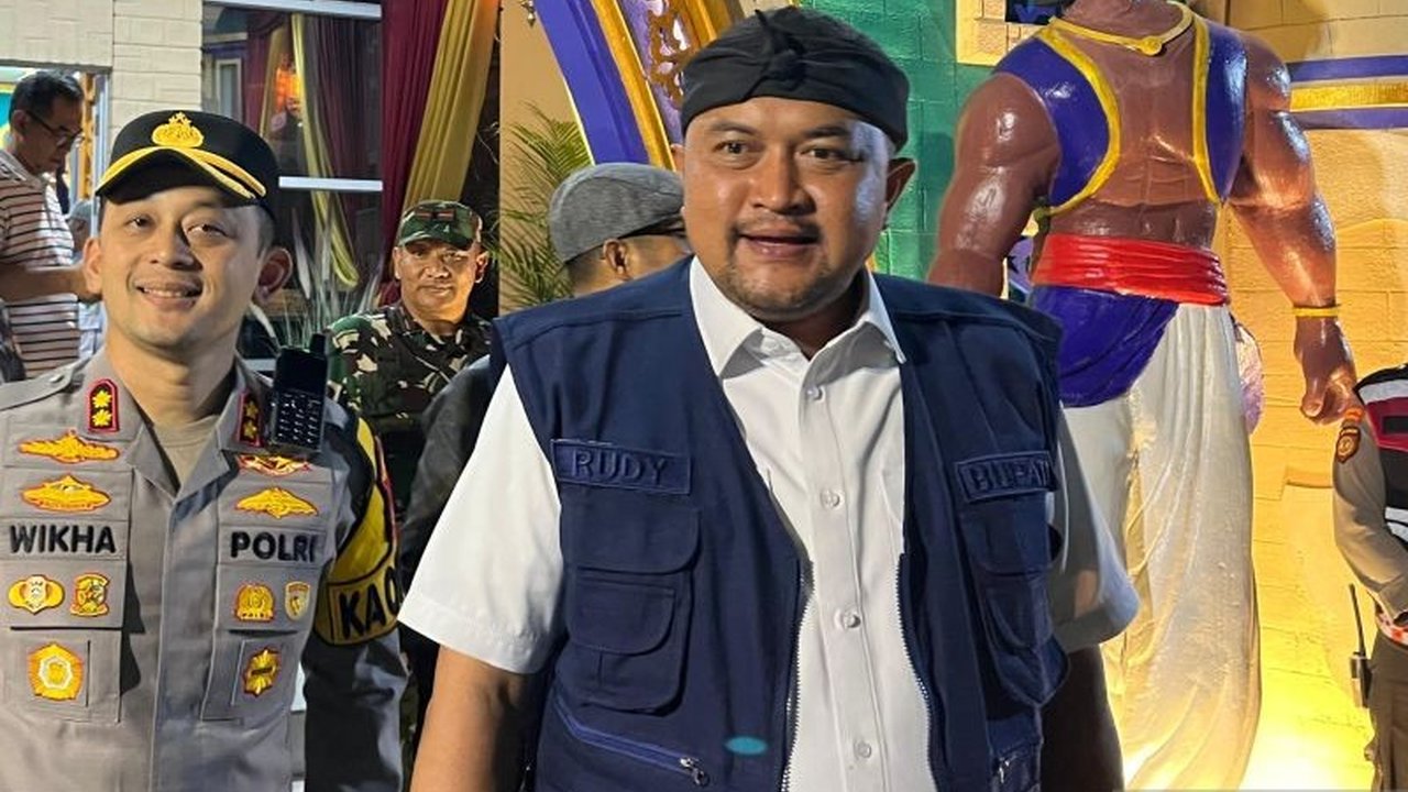 Bupati Bogor Rudy Susmanto mengapresiasi Presiden Prabowo Subianto atas keberhasilan menjaga stabilitas harga BBM dan pangan di tengah gejolak global, menunjukkan ketahanan ekonomi nasional.
