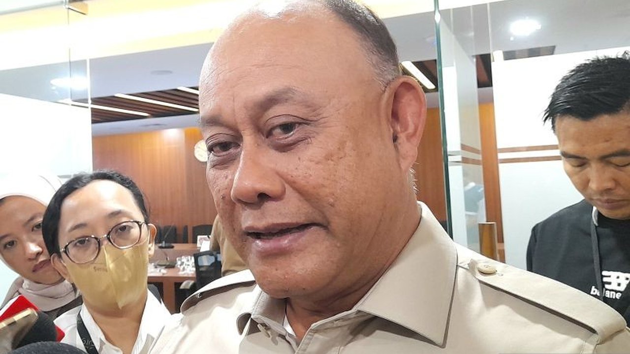 Badan Gizi Nasional (BGN) mengambil langkah tegas untuk meningkatkan kualitas Program Makan Bergizi Gratis (MBG) dengan memberi peringatan hingga suspensi pada ribuan SPPG, sekaligus menyesuaikan jadwal distribusi program.