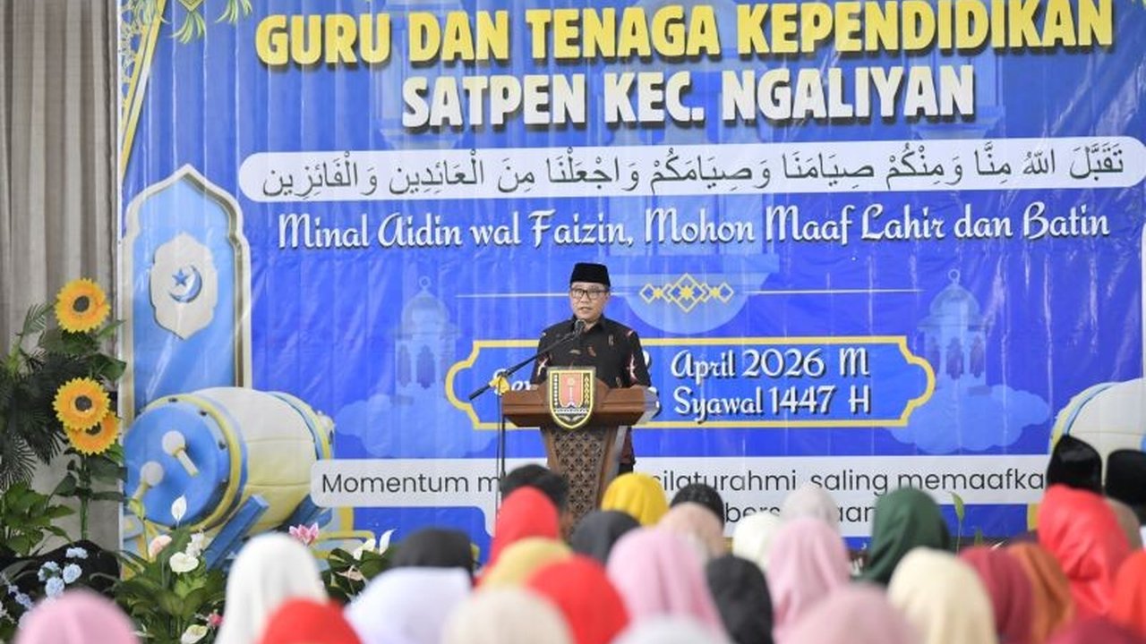 Wakil Wali Kota Semarang Iswar Aminuddin menyoroti krusialnya peran guru dalam pembentukan karakter siswa, terutama di tengah gempuran media sosial dan teknologi. Ia menekankan pentingnya adaptasi pendidik untuk menjaga nilai budaya dan jati diri bangsa.