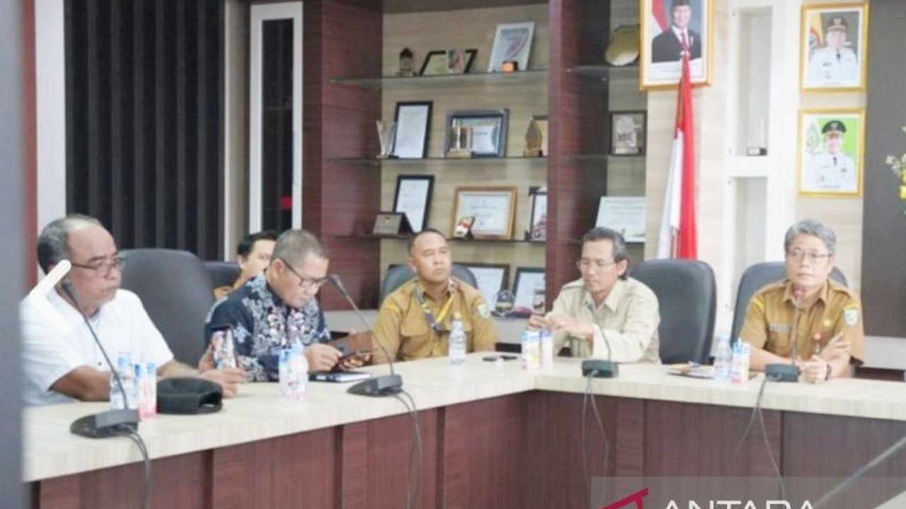 Universitas Lambung Mangkurat (ULM) dan Pemkab Balangan intensif melengkapi dokumen PSDKU untuk prodi Peternakan dan Teknik Mesin, bersiap hadapi visitasi Kemdiktisaintek demi SDM unggul.