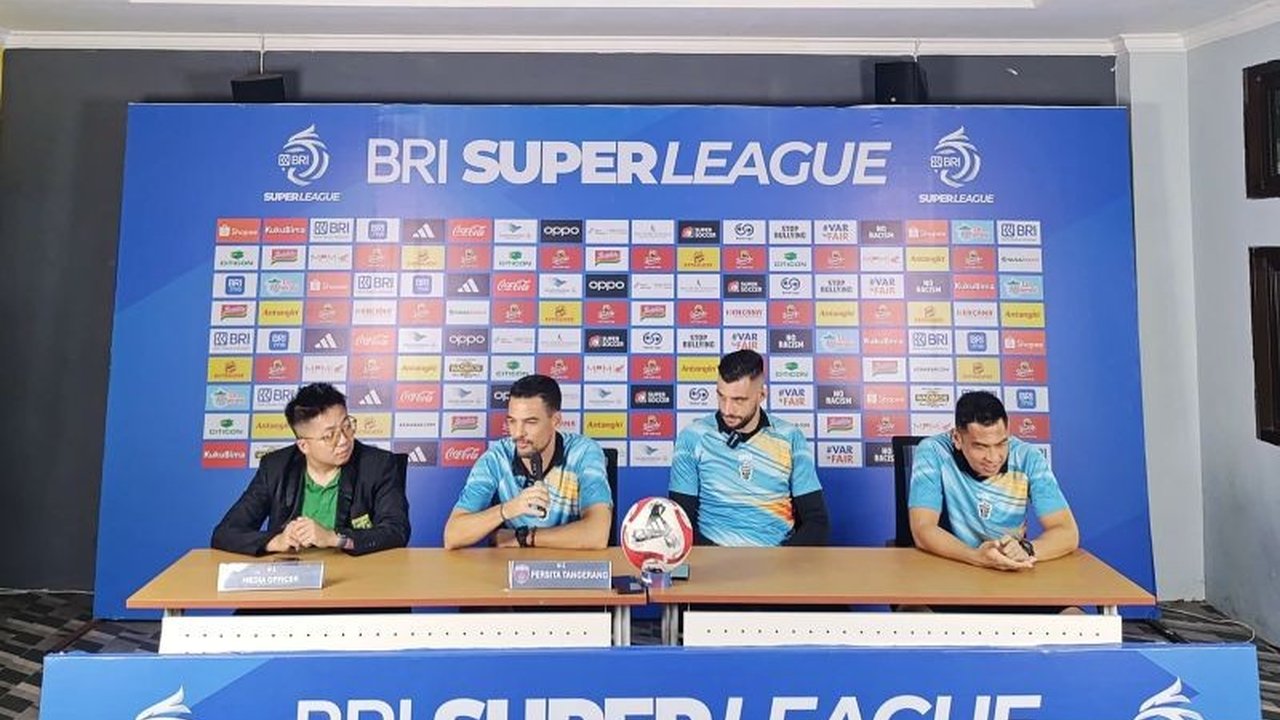 Pelatih Persita Carlos Pena memprediksi pertandingan melawan Persebaya akan berlangsung ketat di Super League, mengingat posisi kedua tim yang berdekatan di klasemen. Simak analisis lengkapnya.