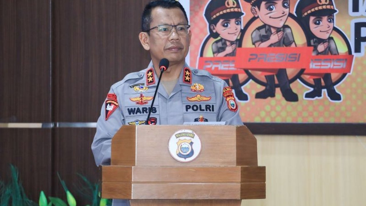 Kapolda Maluku Utara Irjen Pol. Waris Agono meminta masyarakat Halmahera Tengah menahan diri dan tidak terprovokasi usai bentrok antarwarga demi menjaga kondusivitas wilayah.