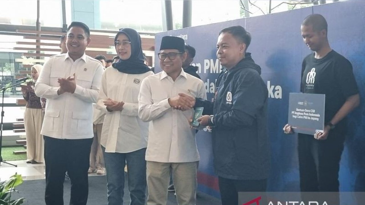 Menteri Koordinator Bidang Pemberdayaan Masyarakat Abdul Muhaimin Iskandar secara resmi melepas 200 calon Pekerja Migran Indonesia (PMI) ke Jepang, menandai implementasi program SMK Go Global yang bertujuan memperluas akses tenaga kerja Indonesia ke pasar