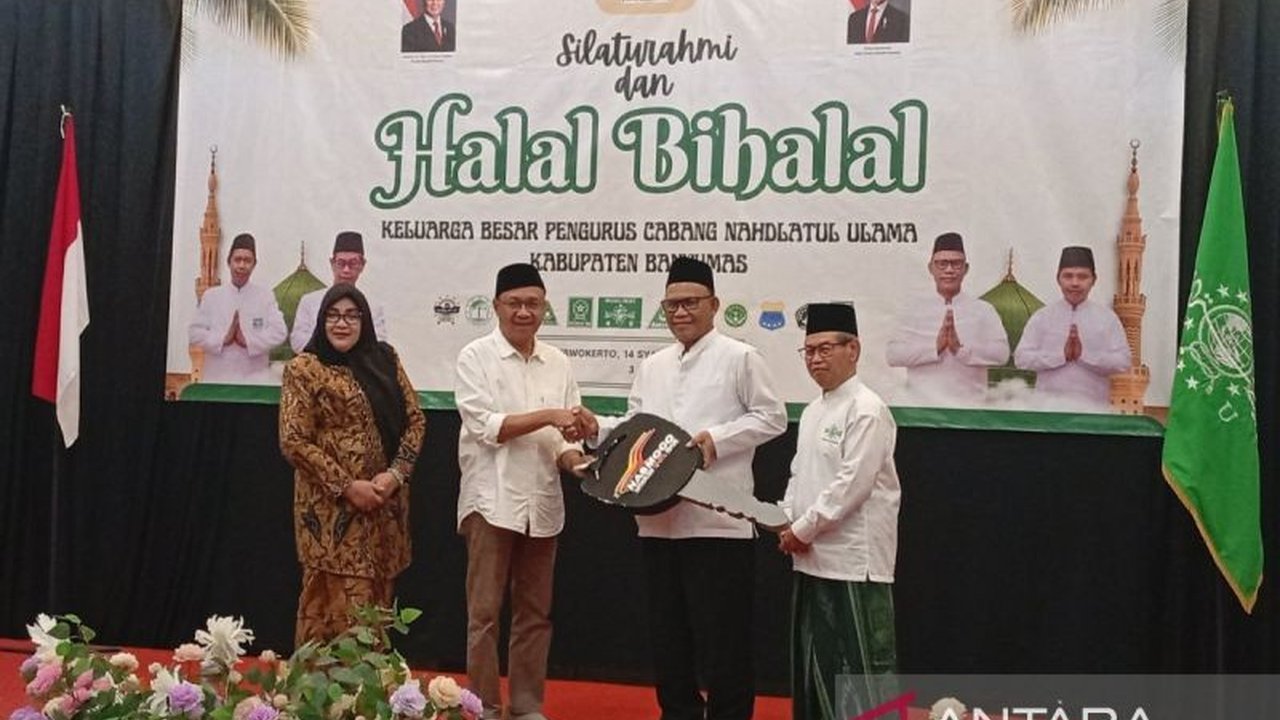 Bupati Banyumas Sadewo Tri Lastiono mengajak Pengurus Cabang Nahdlatul Ulama (PCNU) Banyumas untuk aktif menyosialisasikan program Universal Health Coverage (UHC) non cut off, memastikan akses kesehatan merata bagi seluruh masyarakat.