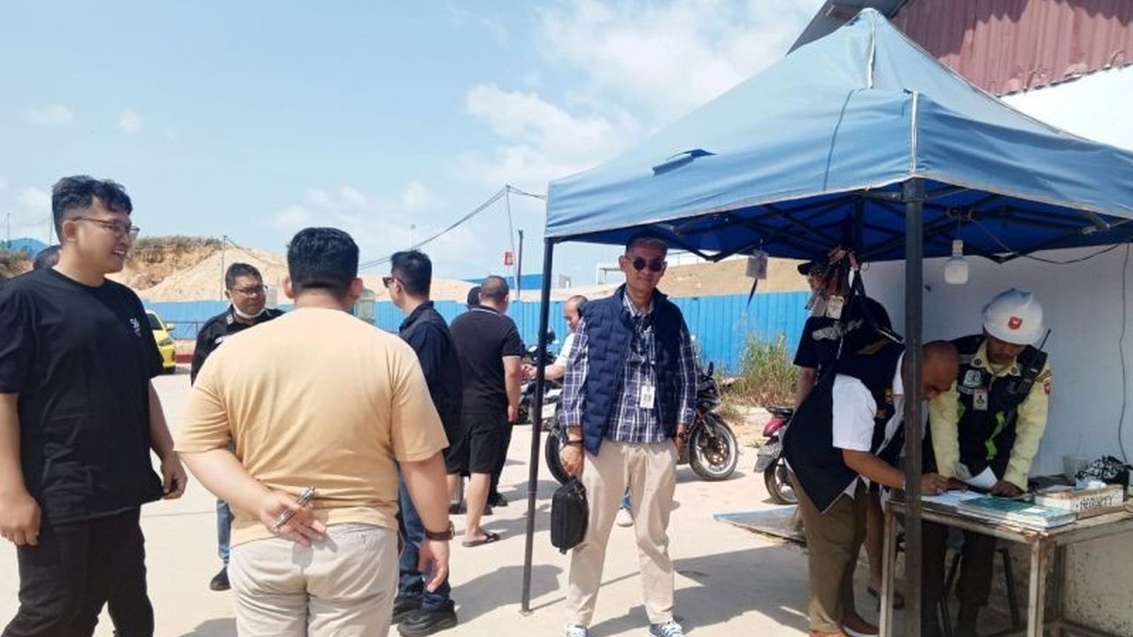 PT Shanghai Baoye Indonesia (PT SBI) di Batam dikenai sanksi denda administratif Rp330 juta karena kedapatan mempekerjakan puluhan TKA ilegal tanpa dokumen RPTKA yang sah.