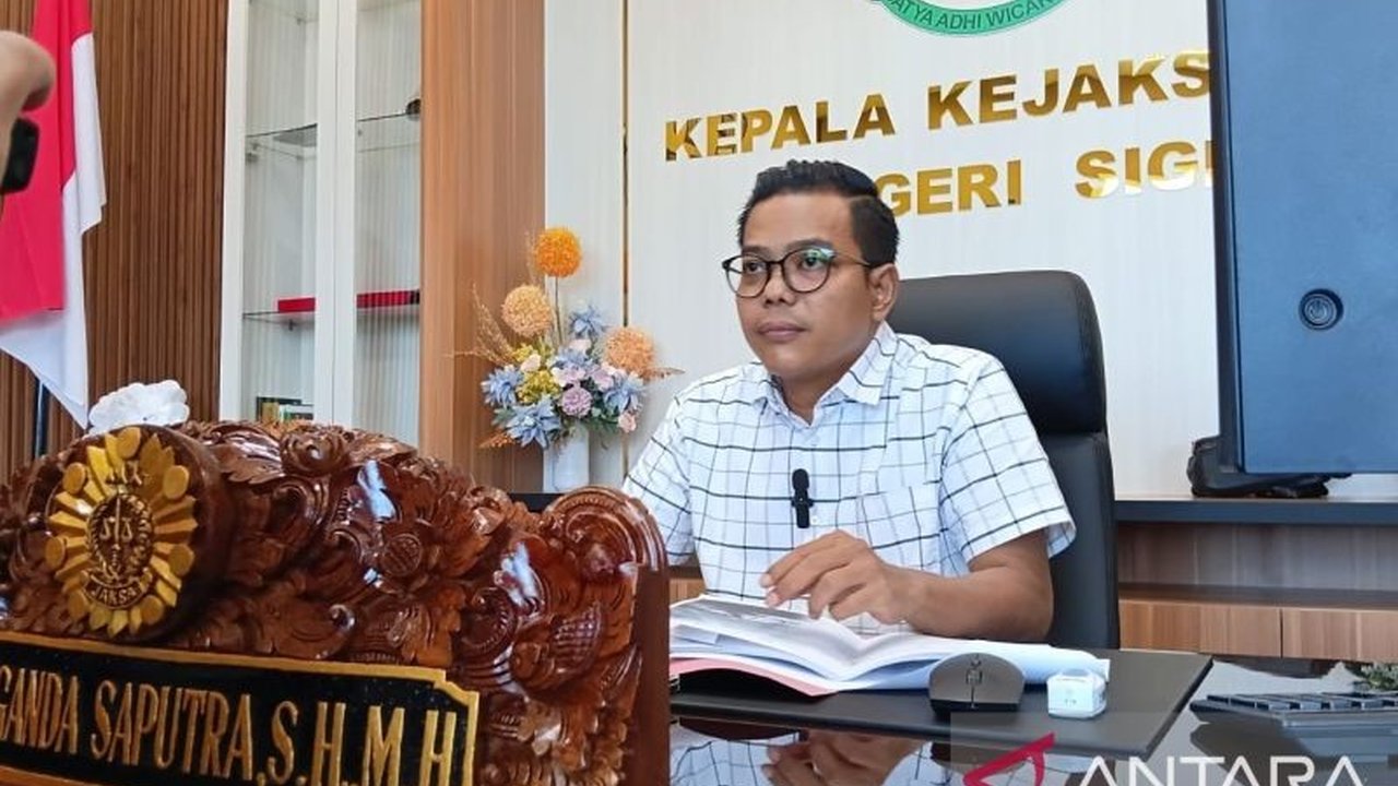 Kejaksaan Negeri Sigi menyita berbagai barang bukti terkait dugaan korupsi proyek pakan di Disnakeswan, menandai babak baru penyelidikan kasus Kejari Sigi Korupsi Disnakeswan.
