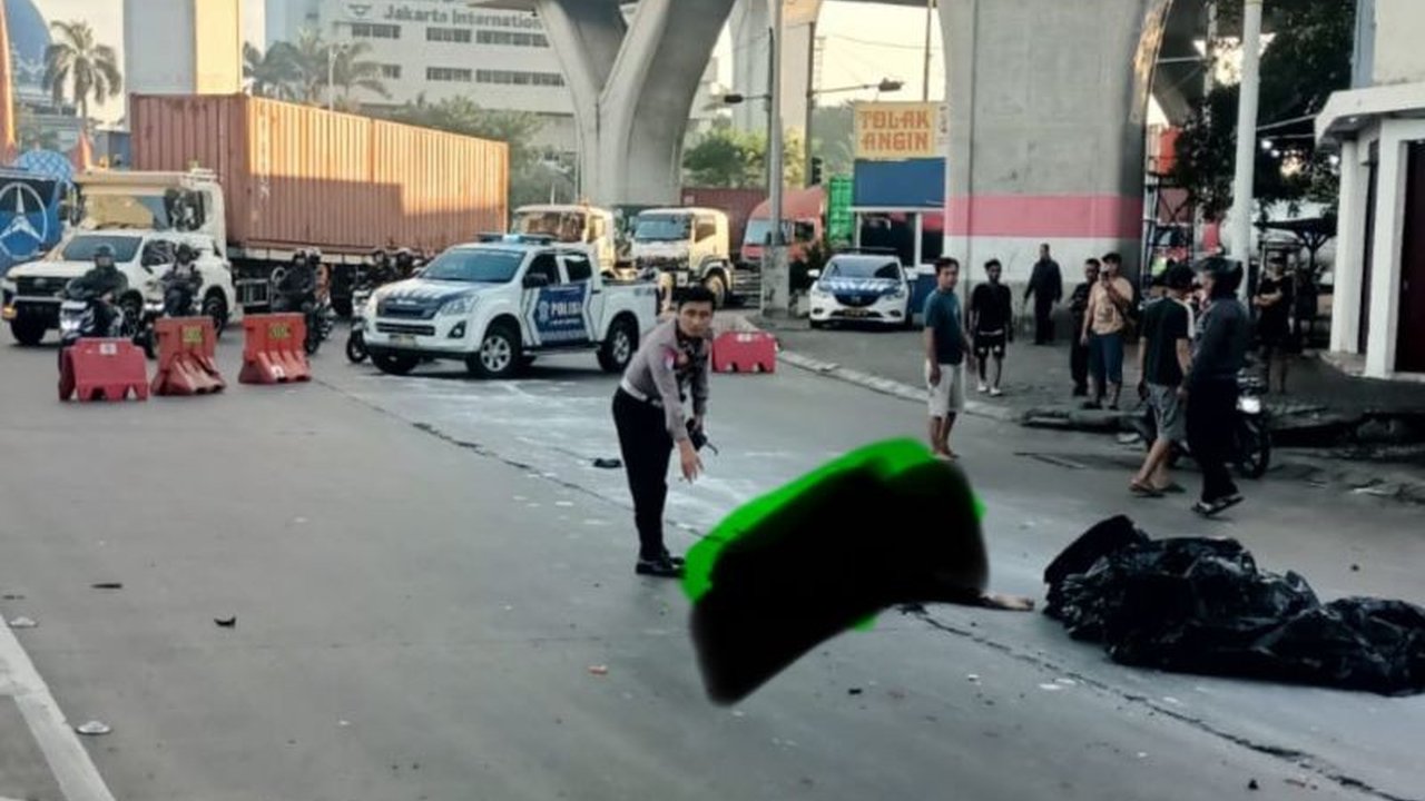 Satlantas Polres Metro Jakarta Utara tengah mendalami insiden kecelakaan maut yang menewaskan pengemudi ojek daring berinisial M di Jalan Raya Sulawesi, Jakut, Jumat pagi, memicu pertanyaan tentang keselamatan berkendara.