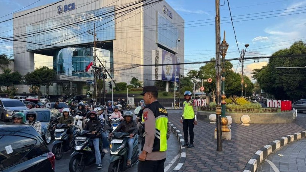 Polresta Malang Kota menyiagakan 500 personel untuk Polresta Malang Cegah Macet Libur Panjang Wafat Isa Almasih dan Paskah, memastikan kelancaran lalu lintas serta keamanan masyarakat.