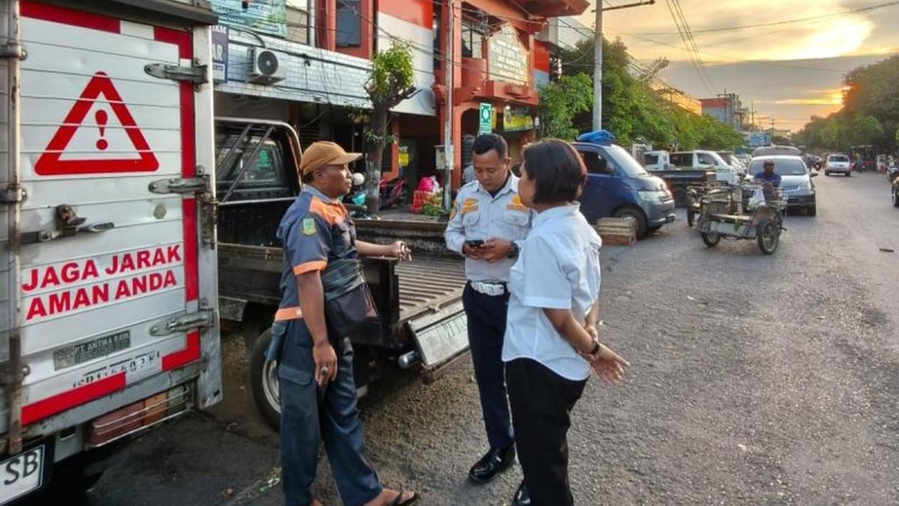 Pemerintah Kota Mojokerto mengklaim program Parkir Berlangganan Mojokerto lebih menguntungkan warga dengan kemudahan parkir gratis setahun penuh, sekaligus meningkatkan Pendapatan Asli Daerah.