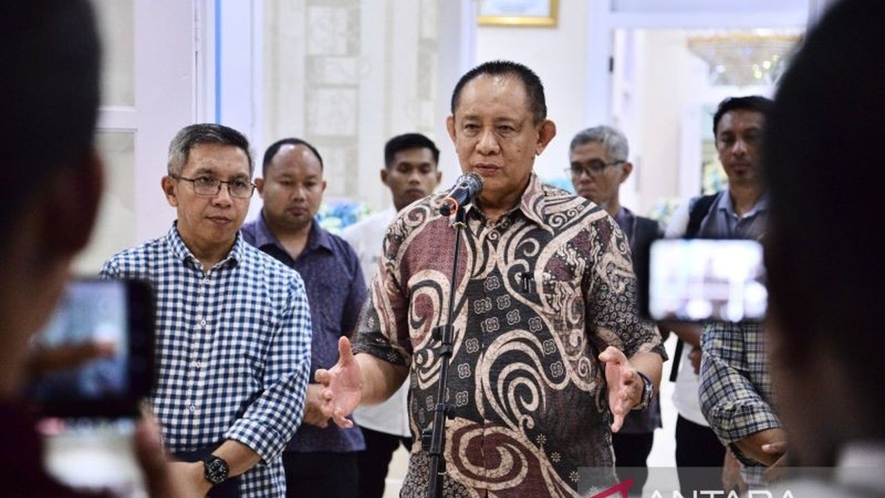Gubernur Gorontalo Gusnar Ismail memastikan tidak akan ada pengurangan P3K di lingkungan Pemerintah Provinsi Gorontalo, menepis kekhawatiran dampak kebijakan WFH dan efisiensi anggaran.