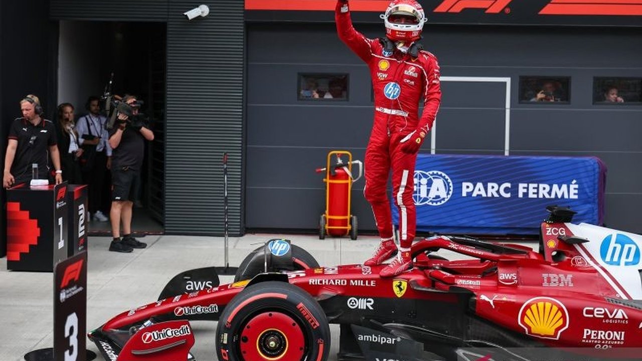 Pembalap Ferrari Charles Leclerc menyoroti unit daya Ferrari sebagai komponen vital yang memerlukan perbaikan. Ia mengungkapkan tantangan pengembangan di tengah jeda F1 dan regulasi baru, membuat pembaca penasaran akan strategi tim selanjutnya.