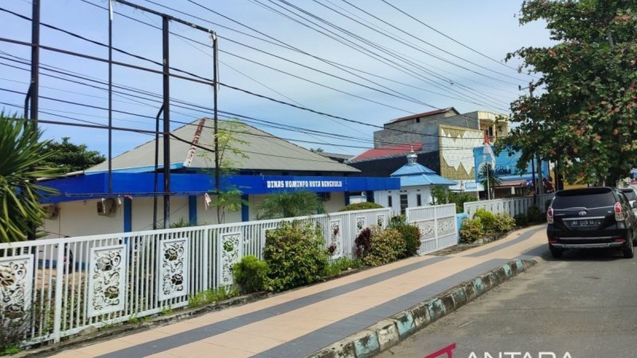 DPRD Kota Bengkulu mendesak Pemkot Bengkulu segera merampingkan OPD. Ini untuk menyesuaikan belanja pegawai yang melebihi batas undang-undang, demi efisiensi anggaran daerah.