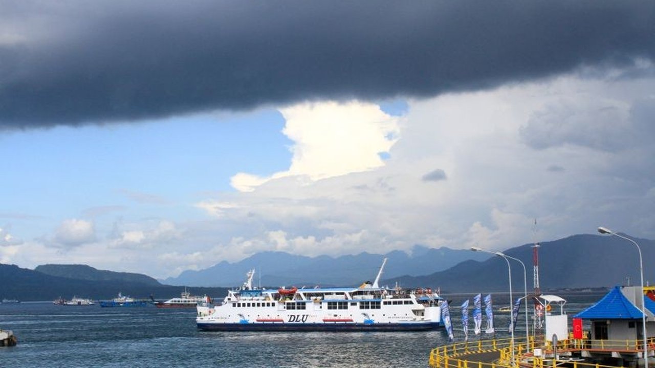 ASDP Indonesia Ferry bergerak cepat merespons peningkatan arus kendaraan di lintasan Ketapang Gilimanuk, khususnya truk logistik, dengan langkah taktis dan kolaboratif untuk menjaga kelancaran penyeberangan.