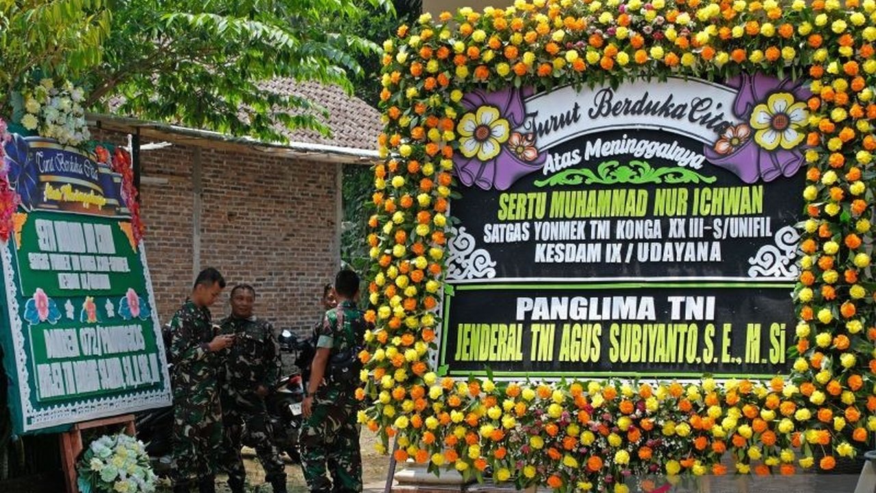 Indonesia berencana merepatriasi jenazah tiga prajurit TNI yang gugur sebagai pasukan perdamaian Indonesia di Lebanon, namun terkendala keterbatasan penerbangan. Simak detail upaya pemulangan dan desakan investigasi PBB.
