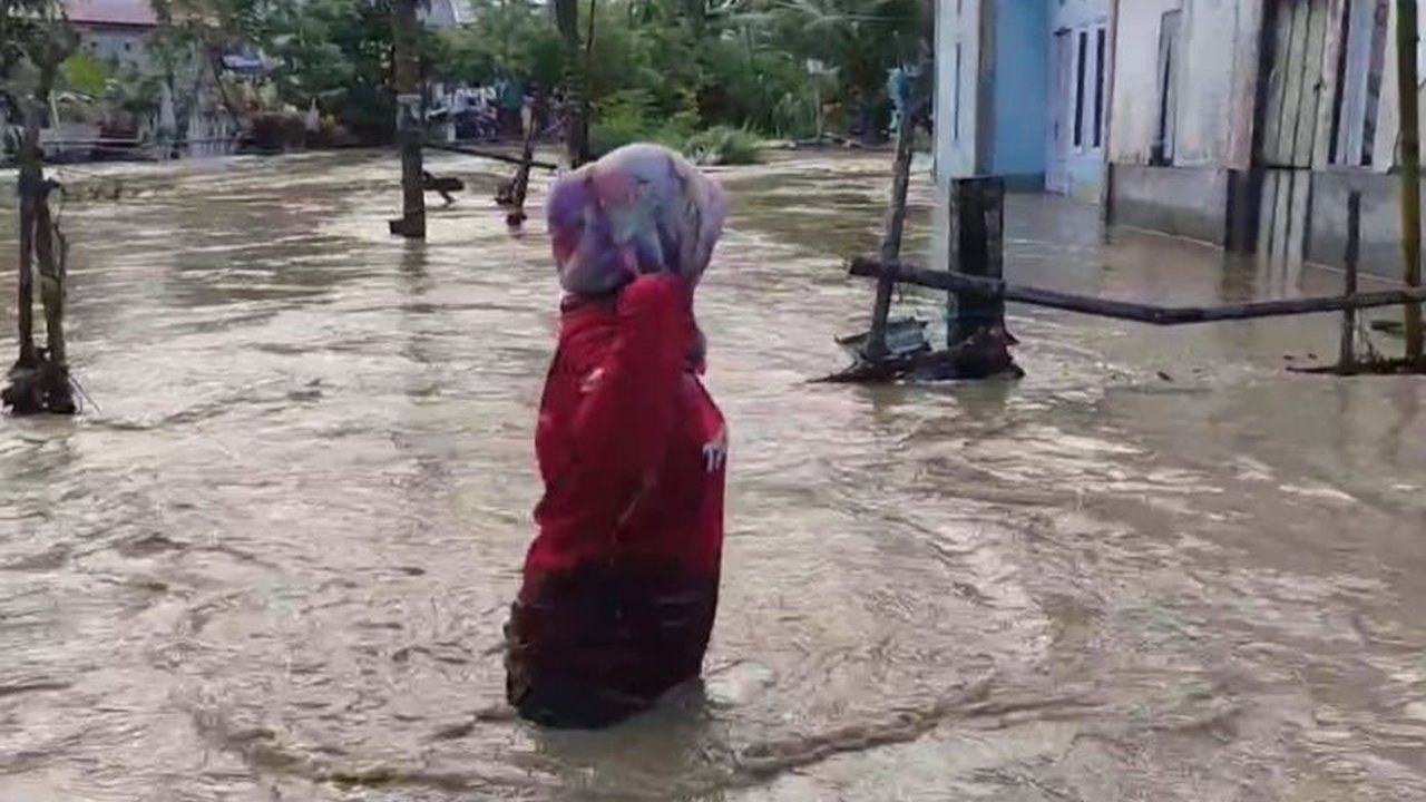 Banjir Labean Donggala kembali melanda, merendam puluhan rumah di Desa Labean. Ketahui langkah cepat BPBD Sulawesi Tengah dalam menanggapi bencana ini.
