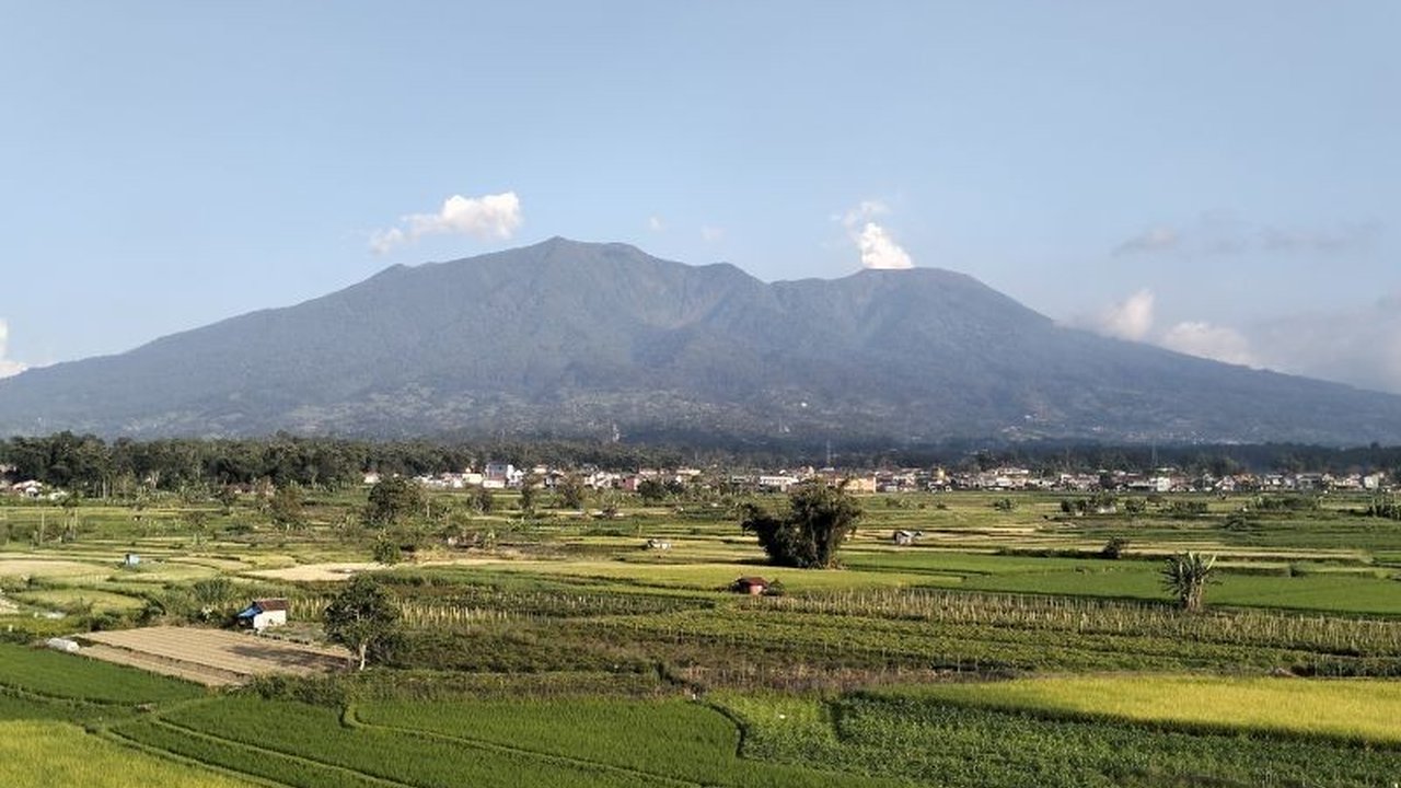 Pos Gunung Api (PGA) melaporkan Erupsi Gunung Marapi di Sumatera Barat terjadi selama 22 detik, memicu imbauan kewaspadaan bagi masyarakat sekitar.