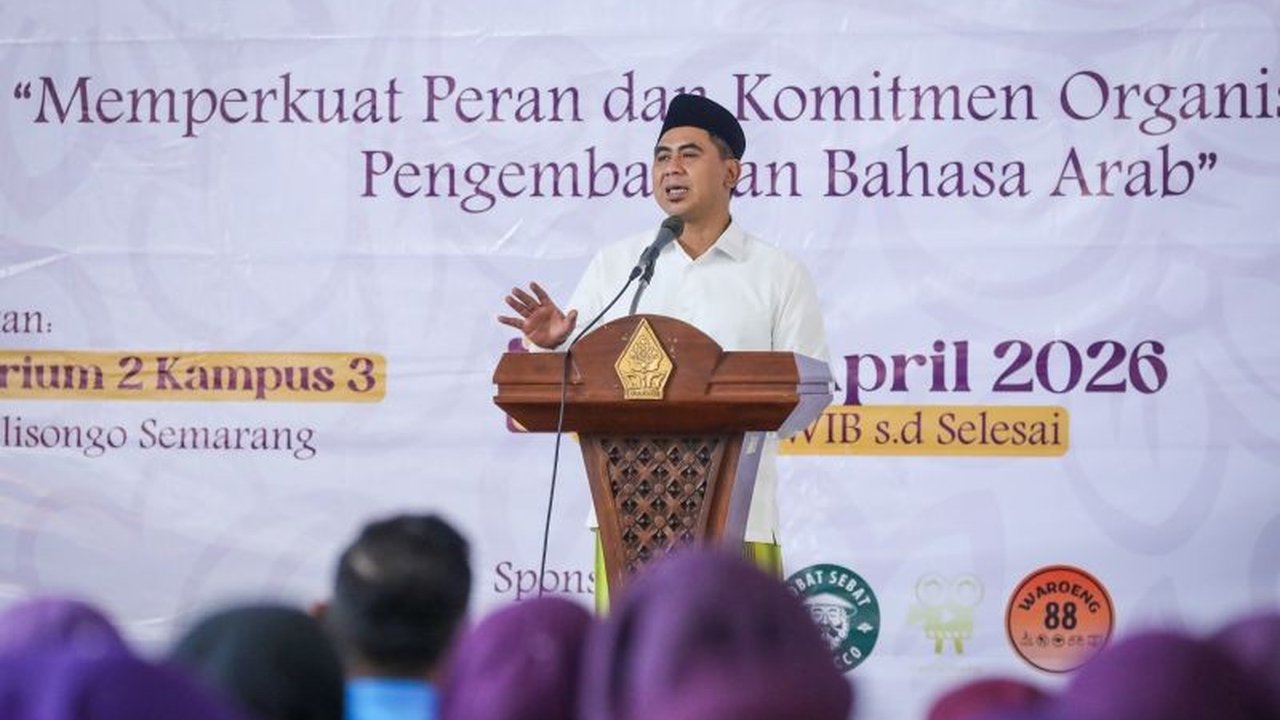 Wakil Gubernur Jawa Tengah Taj Yasin Maimoen mendorong mahasiswa untuk tidak hanya menguasai bahasa Arab secara lisan, tetapi juga melestarikan khazanah tulisan Arab Pegon yang memiliki nilai historis dan strategis untuk diplomasi global.