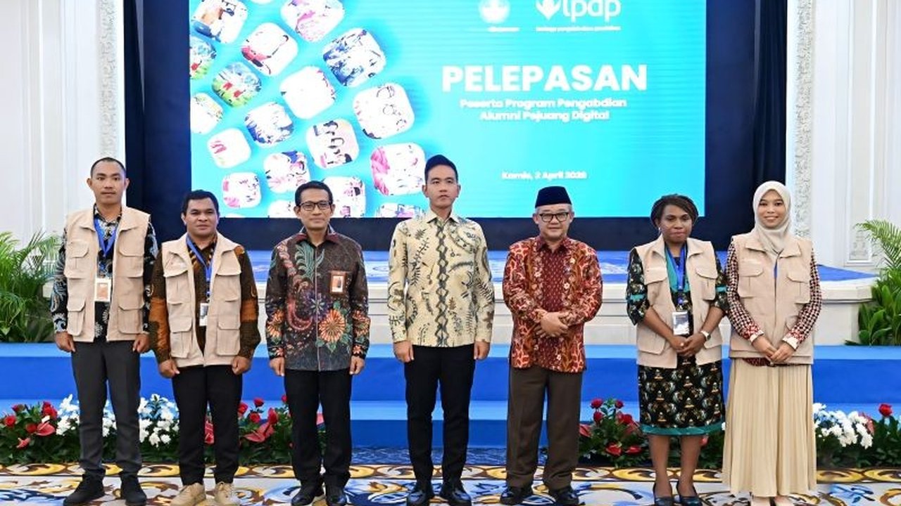 Wakil Presiden Gibran Rakabuming Raka dan Menteri Pendidikan Dasar dan Menengah Abdul Mu'ti melepas 150 Alumni LPDP Pejuang Digital untuk akselerasi transformasi digital pendidikan, khususnya di wilayah 3T.