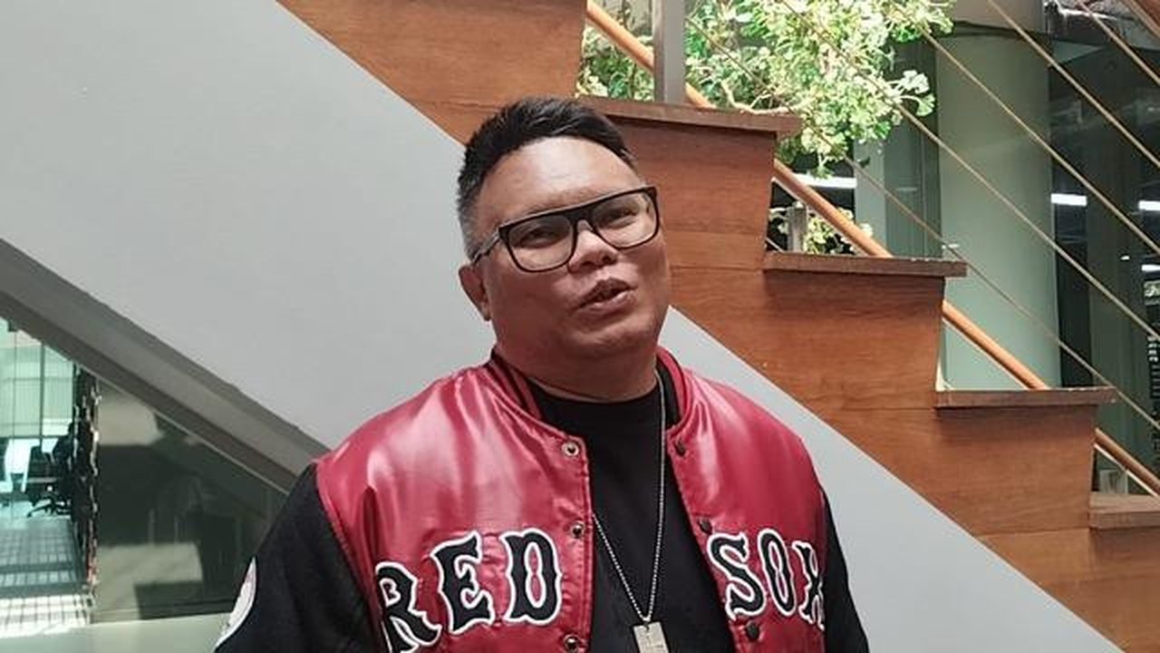 Badai eks Kerispatih menguak perjalanannya menyaring para peserta Band Academy Indosiar di kota-kota besar. Kemampuan para peserta amat mumpuni.