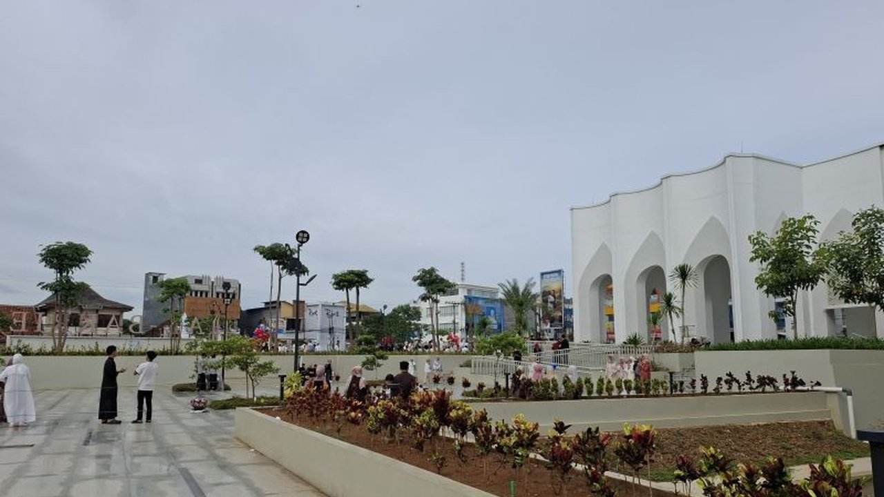 Destinasi wisata religi di Lampung mencatat lonjakan signifikan selama libur Lebaran 2026, menarik 70 ribu wisatawan. Penasaran daerah mana yang paling diminati?
