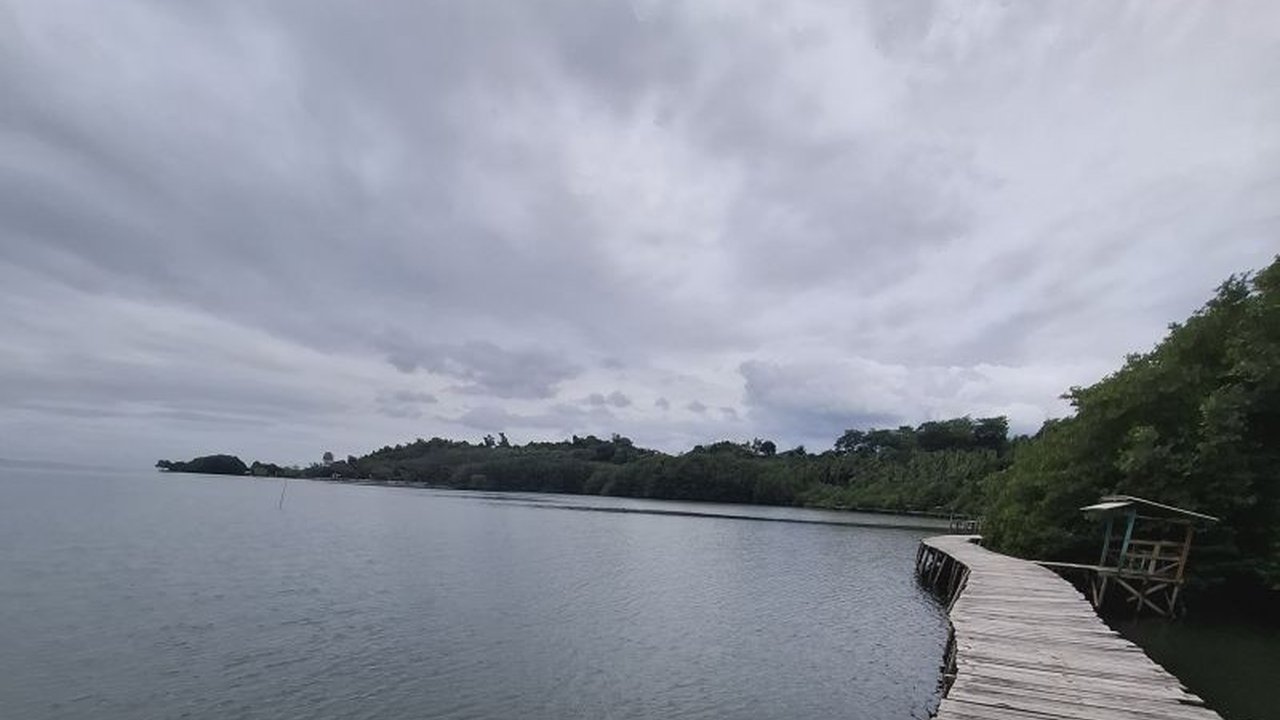 Dinas Pariwisata dan Ekonomi Kreatif (Disparekraf) Provinsi Lampung serius meningkatkan keamanan wisata di seluruh destinasi. Langkah ini diambil untuk memastikan keselamatan wisatawan serta mendorong pertumbuhan sektor pariwisata di Bumi Ruwa Jurai.