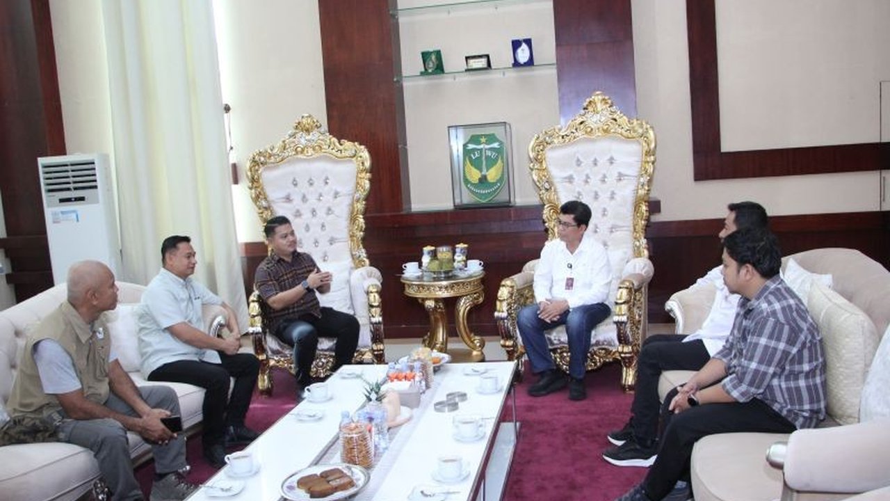 Kabupaten Luwu, Sulawesi Selatan, mendapatkan program cetak sawah seluas 448 hektare dari Kementan RI, sebuah inisiatif strategis untuk mengoptimalkan lahan pertanian dan memperkuat ketahanan pangan daerah.