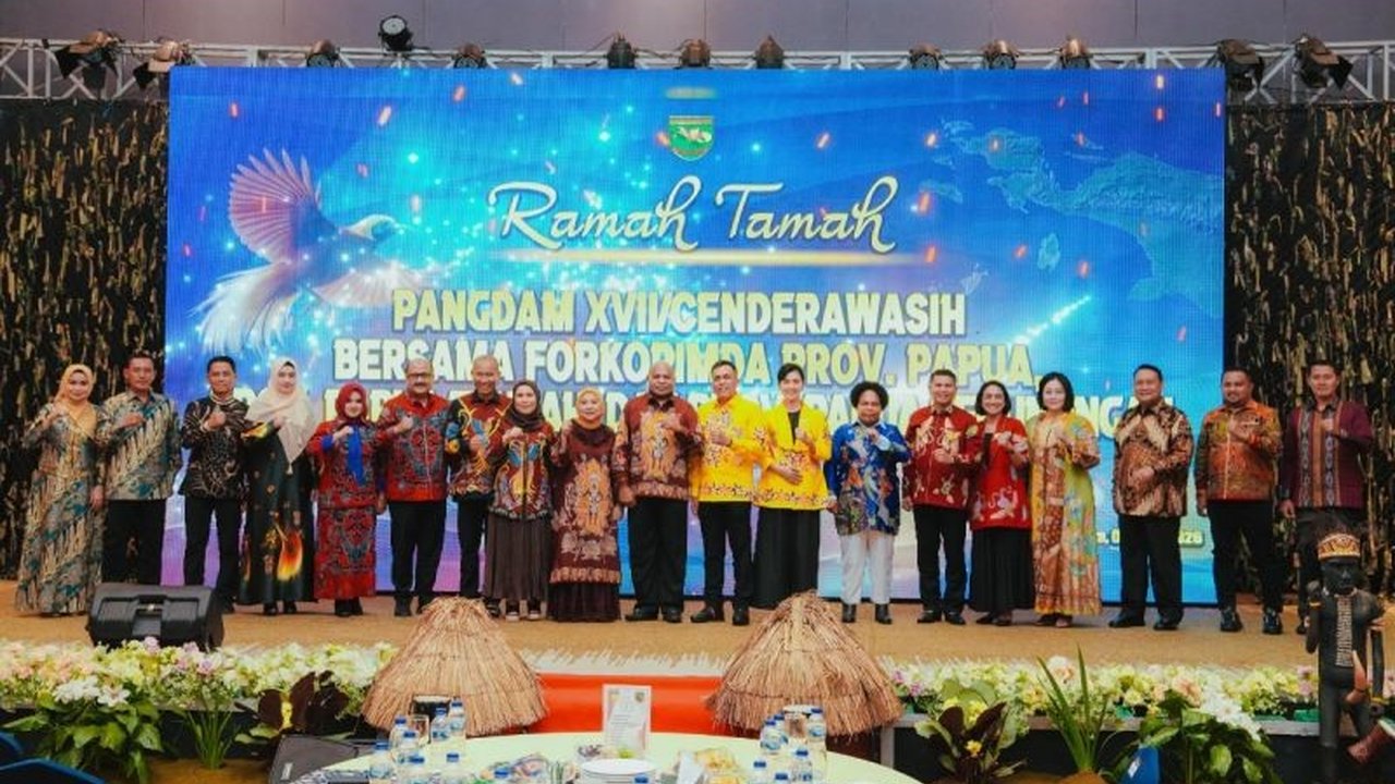 Gubernur Papua Mathius D. Fakhiri menekankan bahwa stabilitas keamanan Papua adalah fondasi utama bagi keberhasilan pembangunan daerah. Kehadiran Pangdam baru diharapkan memperkuat kondisi kondusif di Bumi Cenderawasih.