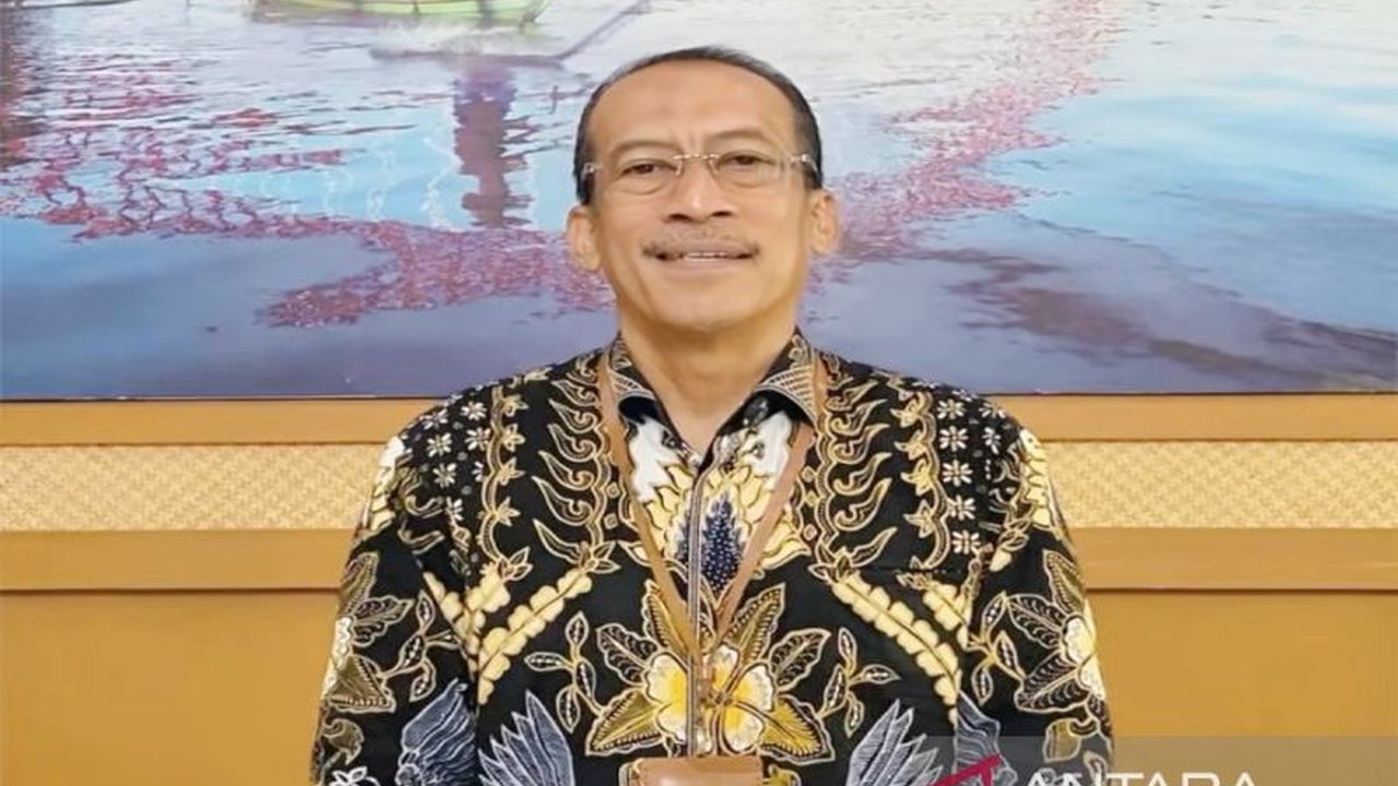 PT PLN Unit Pelaksana Proyek Ketenagalistrikan Kalimantan Selatan (UP2K Kalsel) terus menggenjot pembangunan jaringan PLN Listrik Batola di desa-desa terpencil, memastikan pemerataan akses energi.