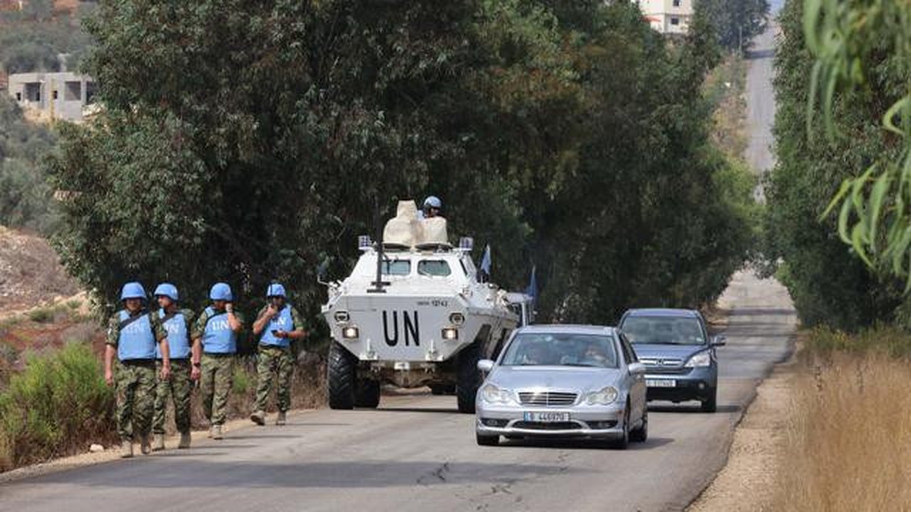 Pasukan Sementara PBB di Lebanon (UNIFIL) meningkatkan patroli pasca rerangan Israel di Lebanon. (JOSEPH EID/AFP)