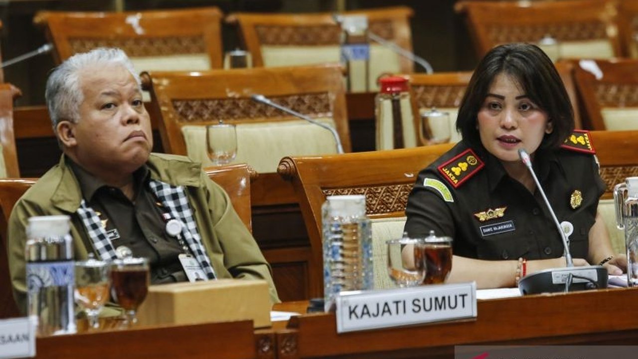 Kejaksaan Agung periksa jajaran Kejaksaan Negeri Karo imbas polemik kasus videografer Amsal Sitepu, memicu pertanyaan akan profesionalitas penanganan perkara.